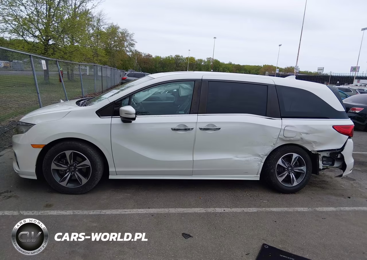 2019 Honda Odyssey Touring VIN:5FNRL6H8XKB102244 - 14
