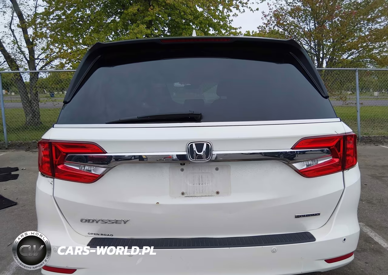 2019 Honda Odyssey Touring VIN:5FNRL6H8XKB102244 - 16