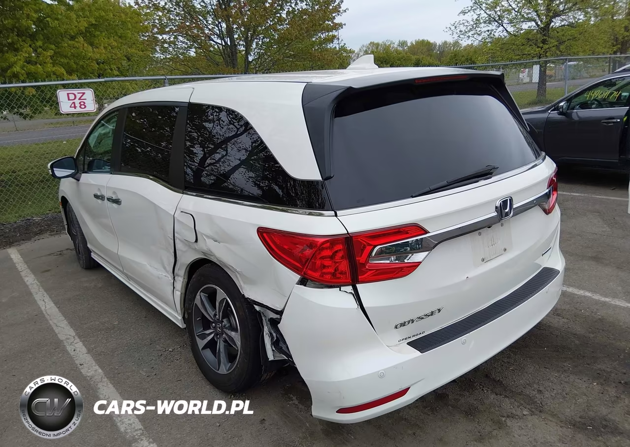 2019 Honda Odyssey Touring VIN:5FNRL6H8XKB102244 - 3