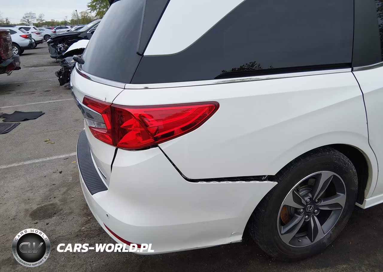 2019 Honda Odyssey Touring VIN:5FNRL6H8XKB102244 - 6