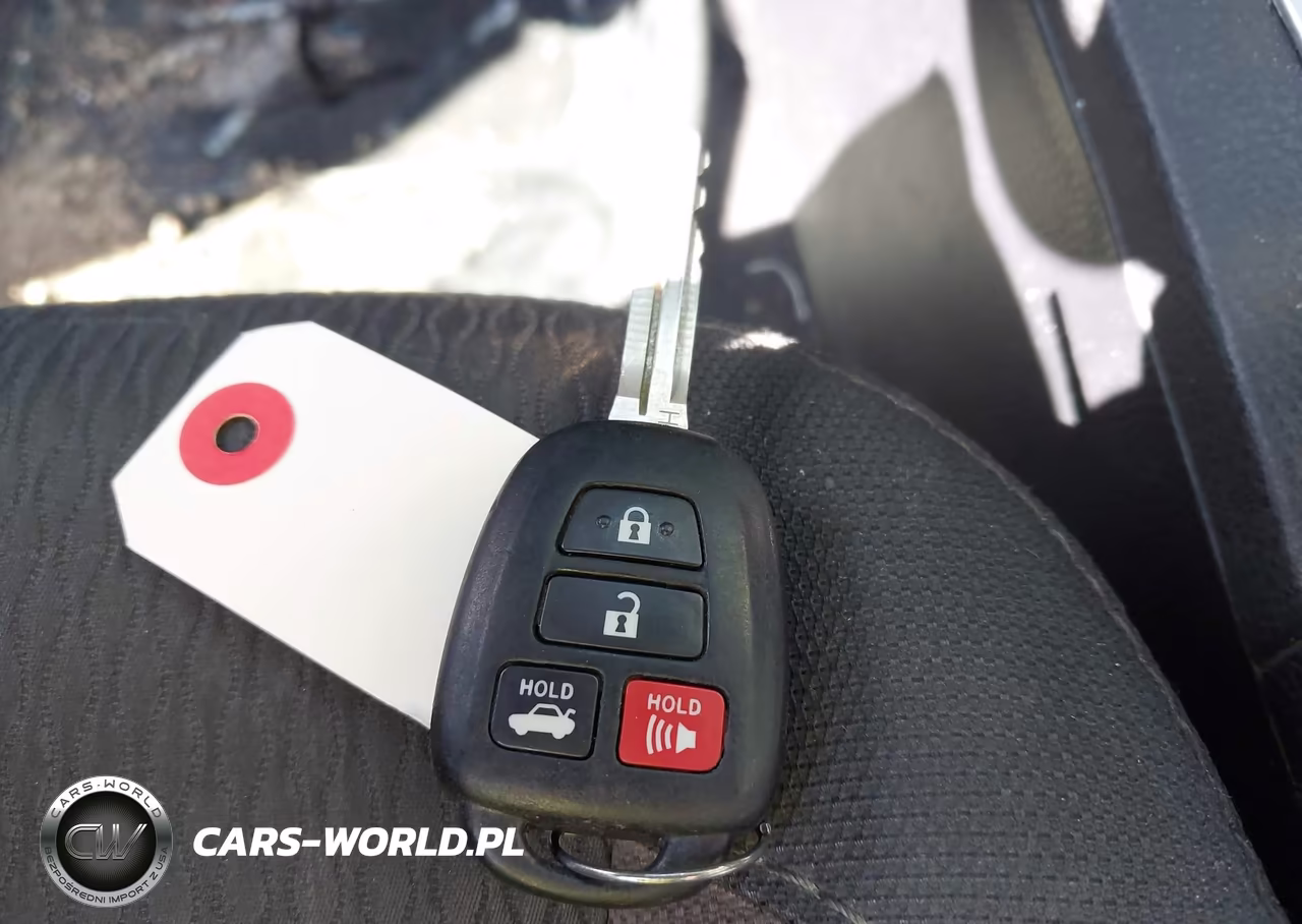 2018 Toyota Corolla Le VIN:2T1BURHE7JC973627 - 11