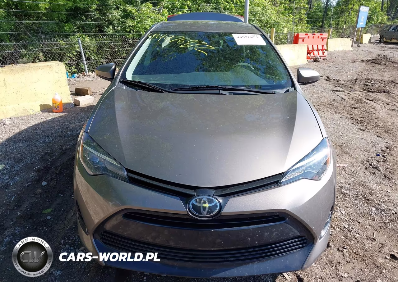 2018 Toyota Corolla Le VIN:2T1BURHE7JC973627 - 12