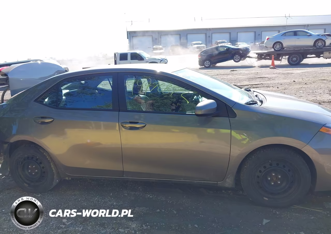 2018 Toyota Corolla Le VIN:2T1BURHE7JC973627 - 13