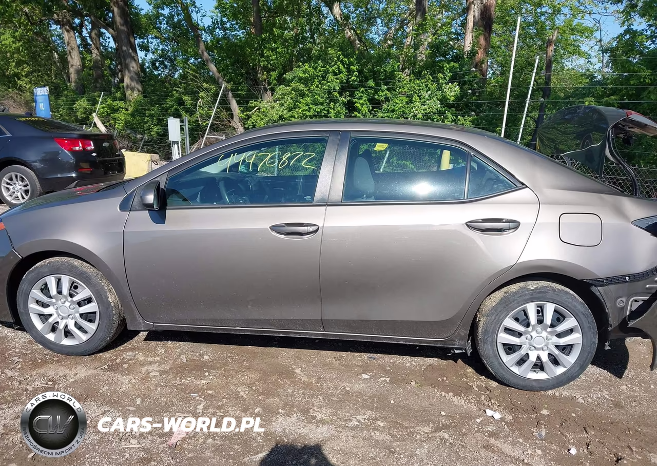 2018 Toyota Corolla Le VIN:2T1BURHE7JC973627 - 14