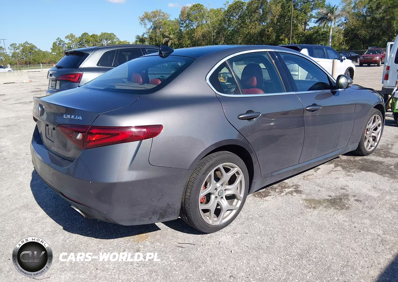 2019 Alfa Romeo Giulia Ti Awd VIN:ZARFANBN6K7603189 - 4
