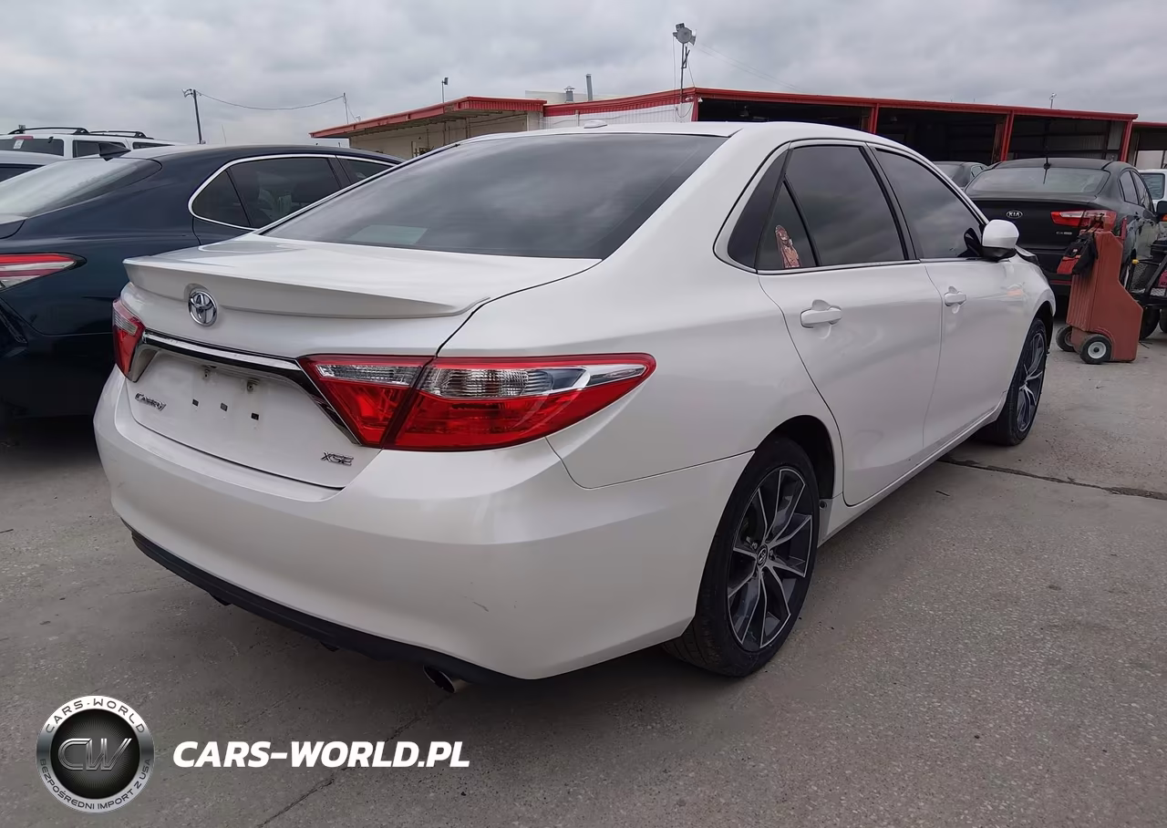 2015 Toyota Camry Xse VIN:4T1BF1FK6FU023270 - 4