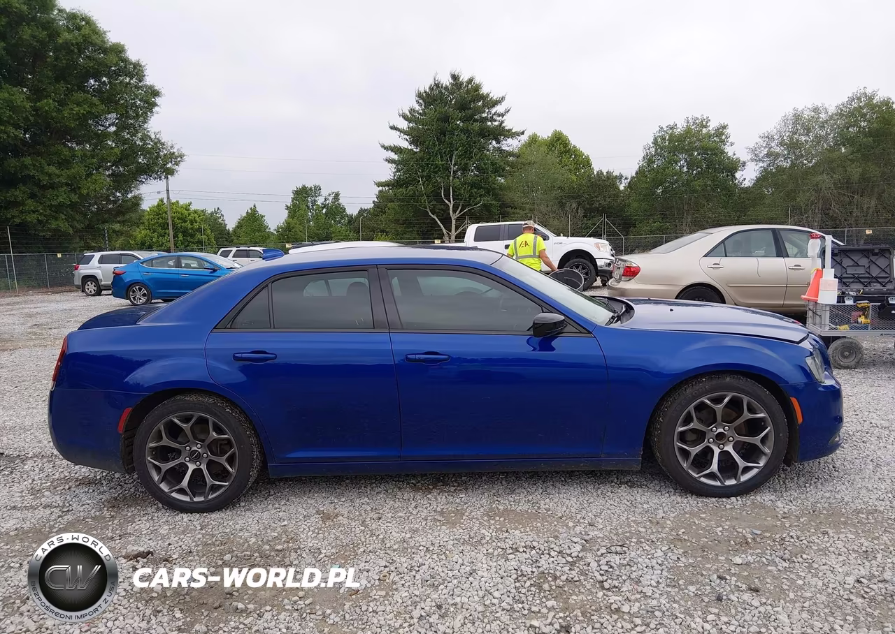 2018 Chrysler 300 Touring VIN:2C3CCAAG3JH191078 - 13