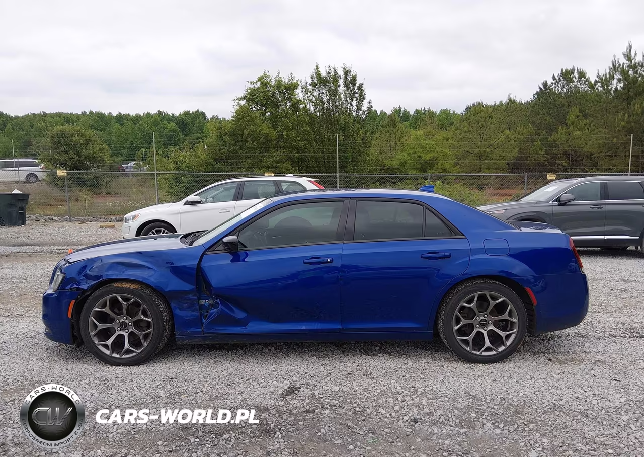 2018 Chrysler 300 Touring VIN:2C3CCAAG3JH191078 - 14