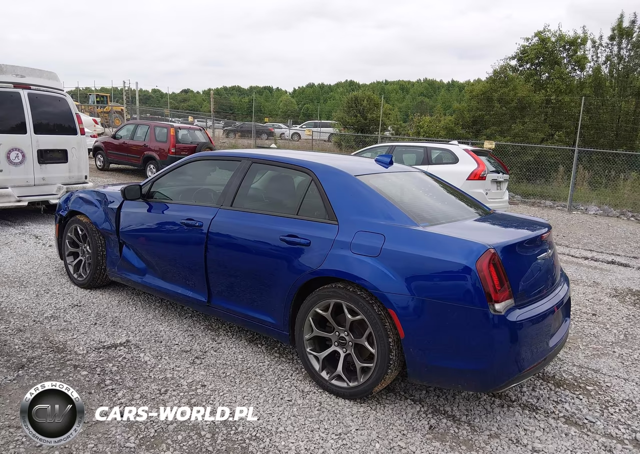 2018 Chrysler 300 Touring VIN:2C3CCAAG3JH191078 - 3