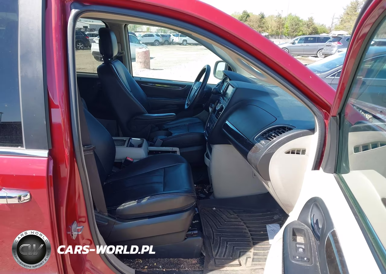 2015 Chrysler Town & Country Touring VIN:2C4RC1BG5FR618489 - 5