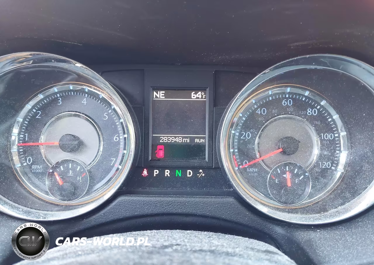 2015 Chrysler Town & Country Touring VIN:2C4RC1BG5FR618489 - 7