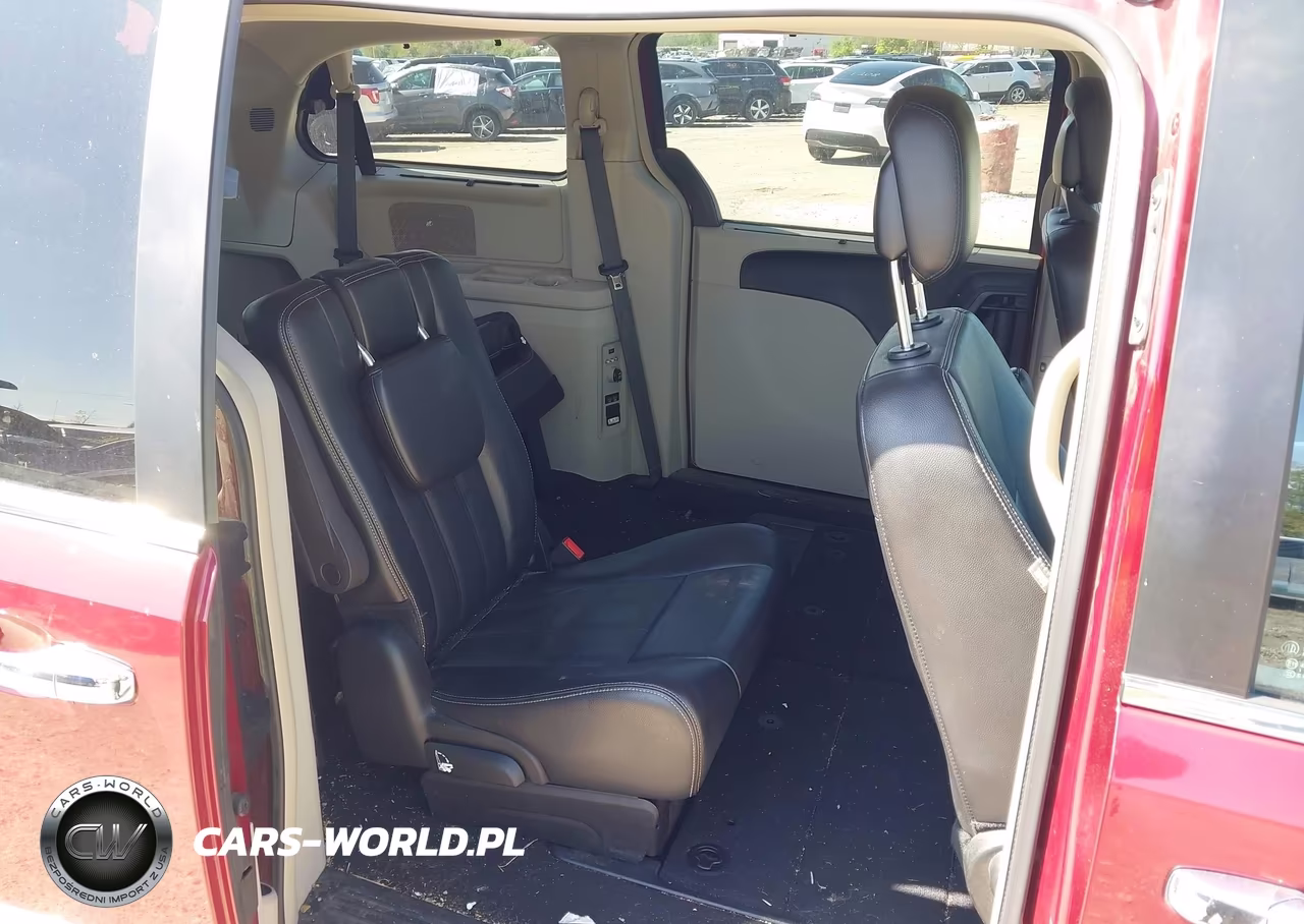 2015 Chrysler Town & Country Touring VIN:2C4RC1BG5FR618489 - 8