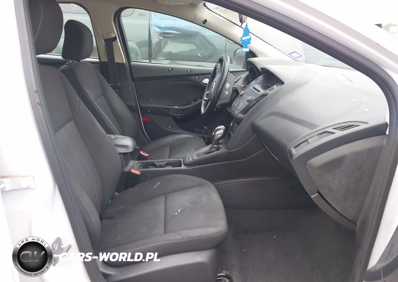2015 Ford Focus Se VIN:1FADP3K24FL251436 - 5