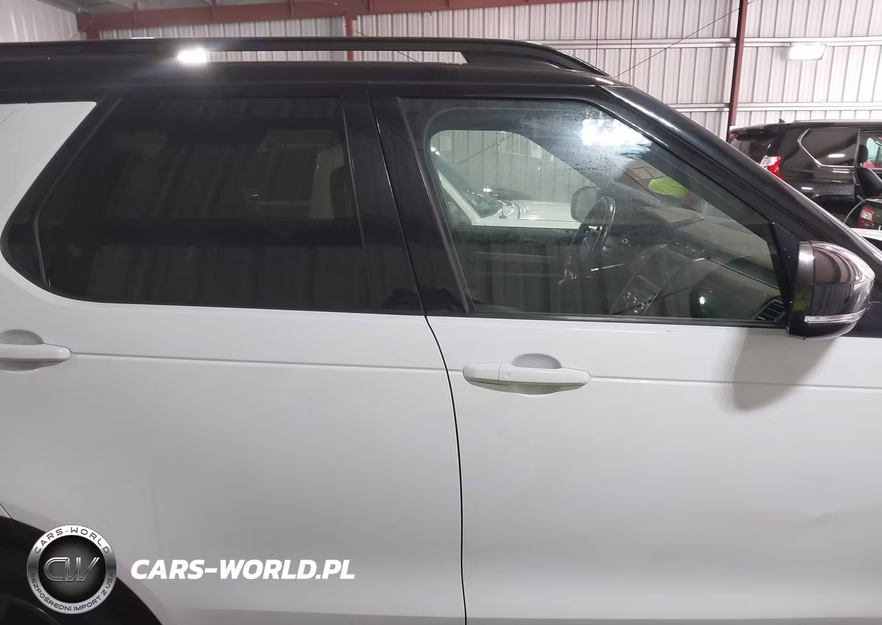 2020 Land Rover Discovery Landmark Edition VIN:SALRU2RV2L2442074 - 14