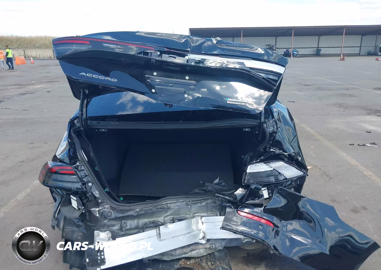 2023 Honda Accord Hybrid Touring VIN:1HGCY2F88PA020288 - 16