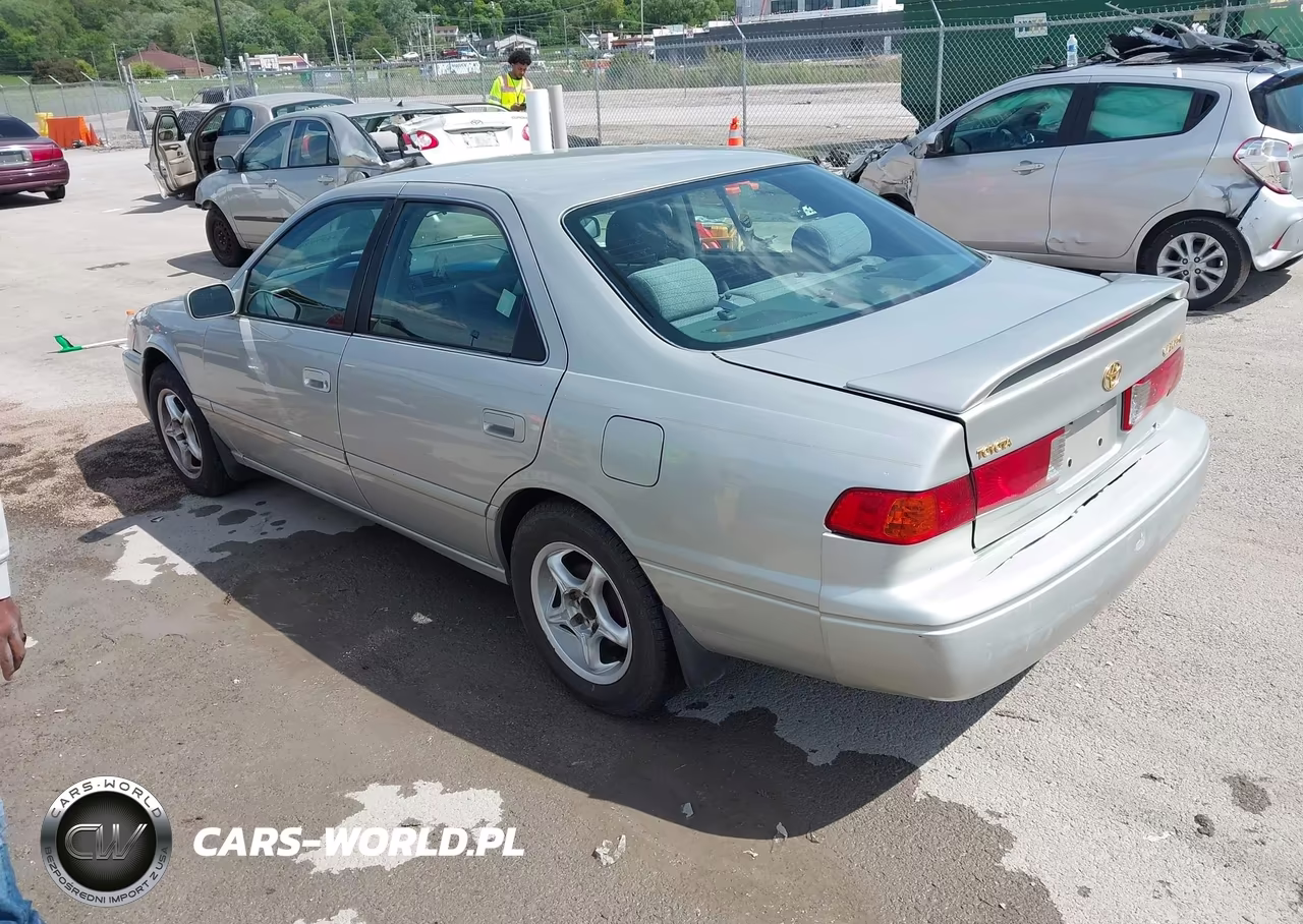 2000 Toyota Camry Le VIN:4T1BG22K1YU007120 - 3