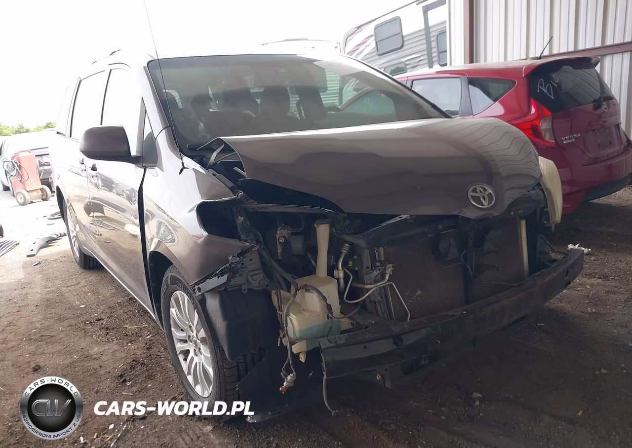 2012 Toyota Sienna Xle V6 8 Passenger