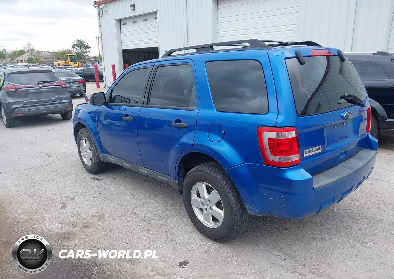 2012 Ford Escape Xls VIN:1FMCU0C74CKB10399 - 3