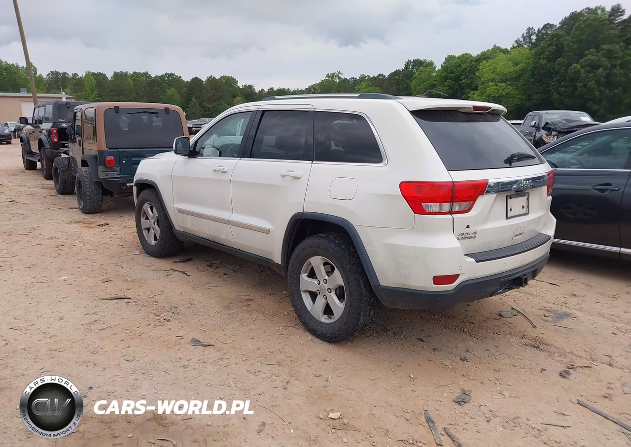 2012 Jeep Grand Cherokee Laredo VIN:1C4RJFAG3CC287419 - 3