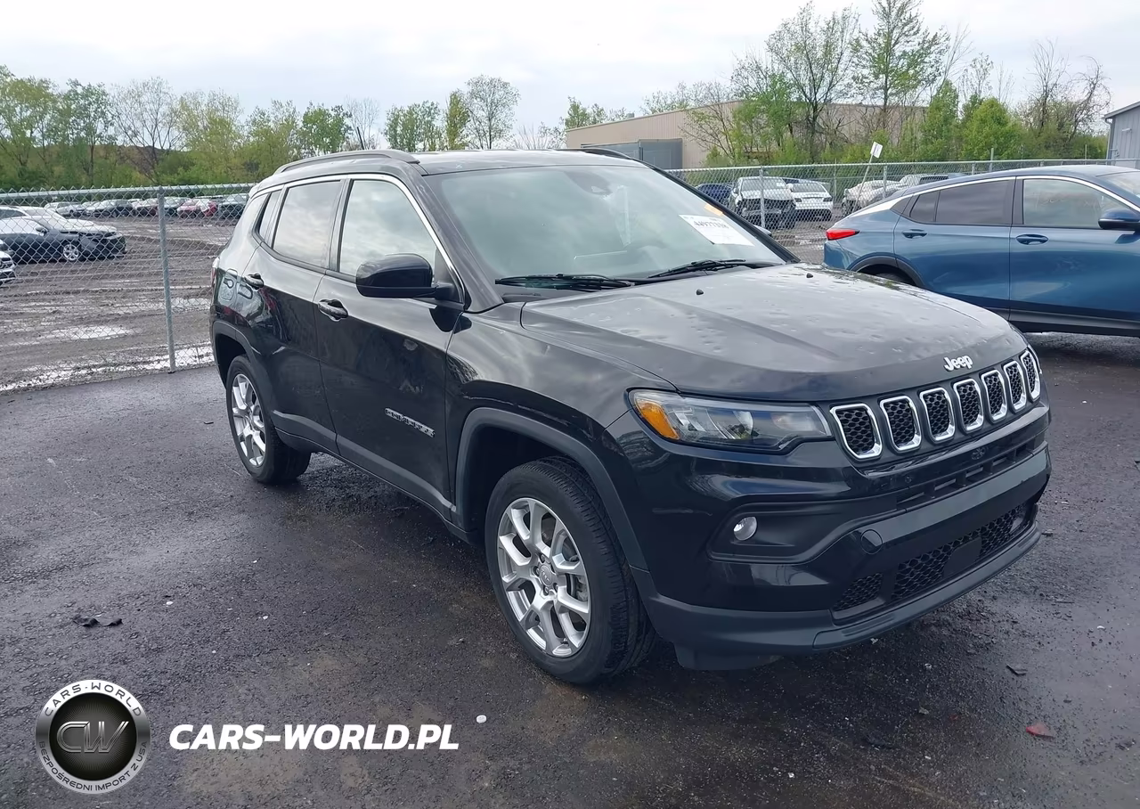 2023 Jeep Compass Latitude Lux Fwd