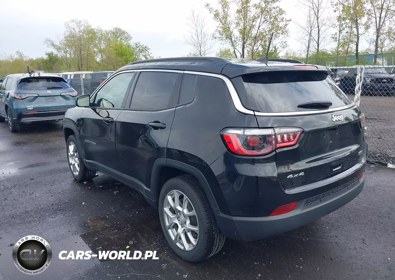 2023 Jeep Compass Latitude Lux Fwd VIN:3C4NJDFN6PT571681 - 3