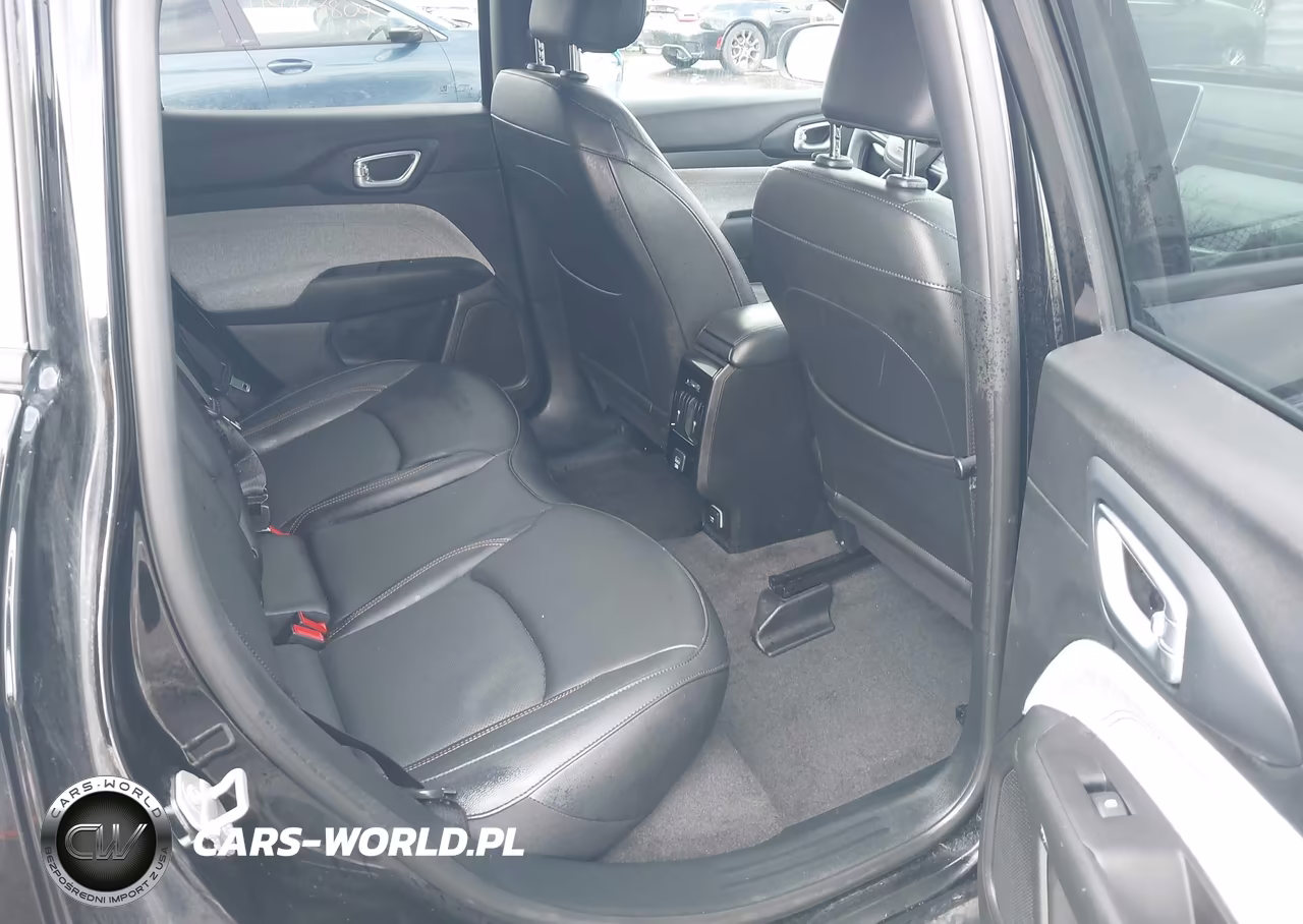 2023 Jeep Compass Latitude Lux Fwd VIN:3C4NJDFN6PT571681 - 8