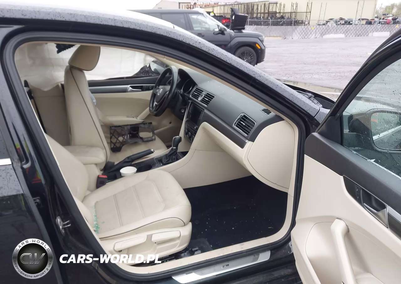2017 Volkswagen Passat 1.8T R-Line VIN:1VWDT7A35HC054167 - 5