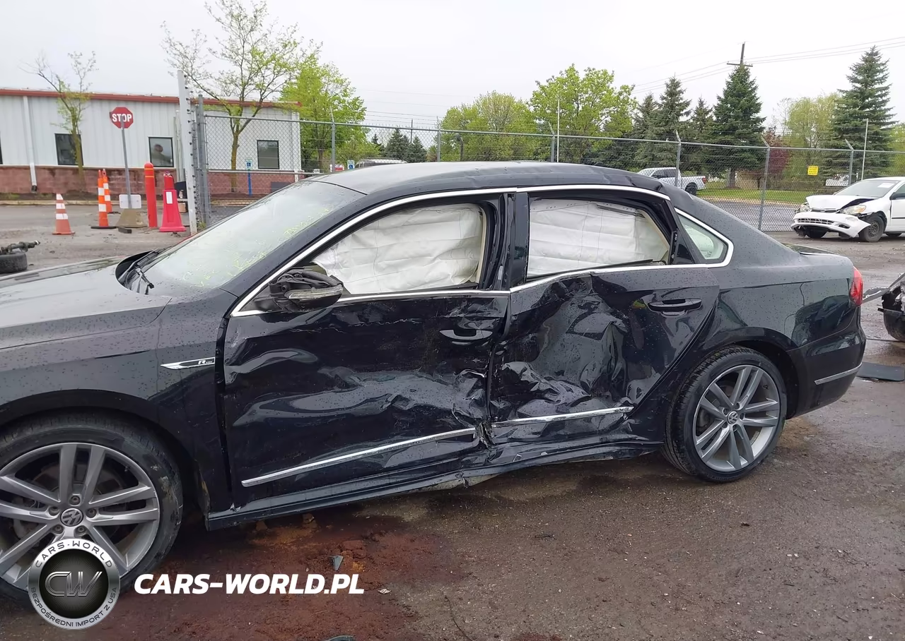 2017 Volkswagen Passat 1.8T R-Line VIN:1VWDT7A35HC054167 - 6