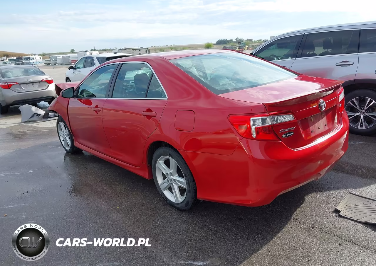 2014 Toyota Camry Se VIN:4T1BF1FK6EU831827 - 3