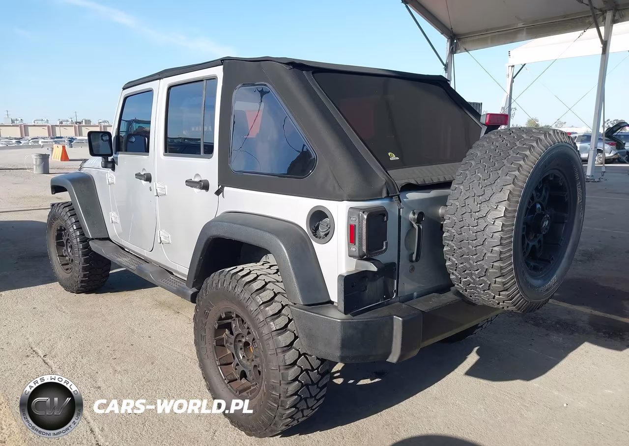 2007 Jeep Wrangler Unlimited X VIN:1J4GB39117L139840 - 3