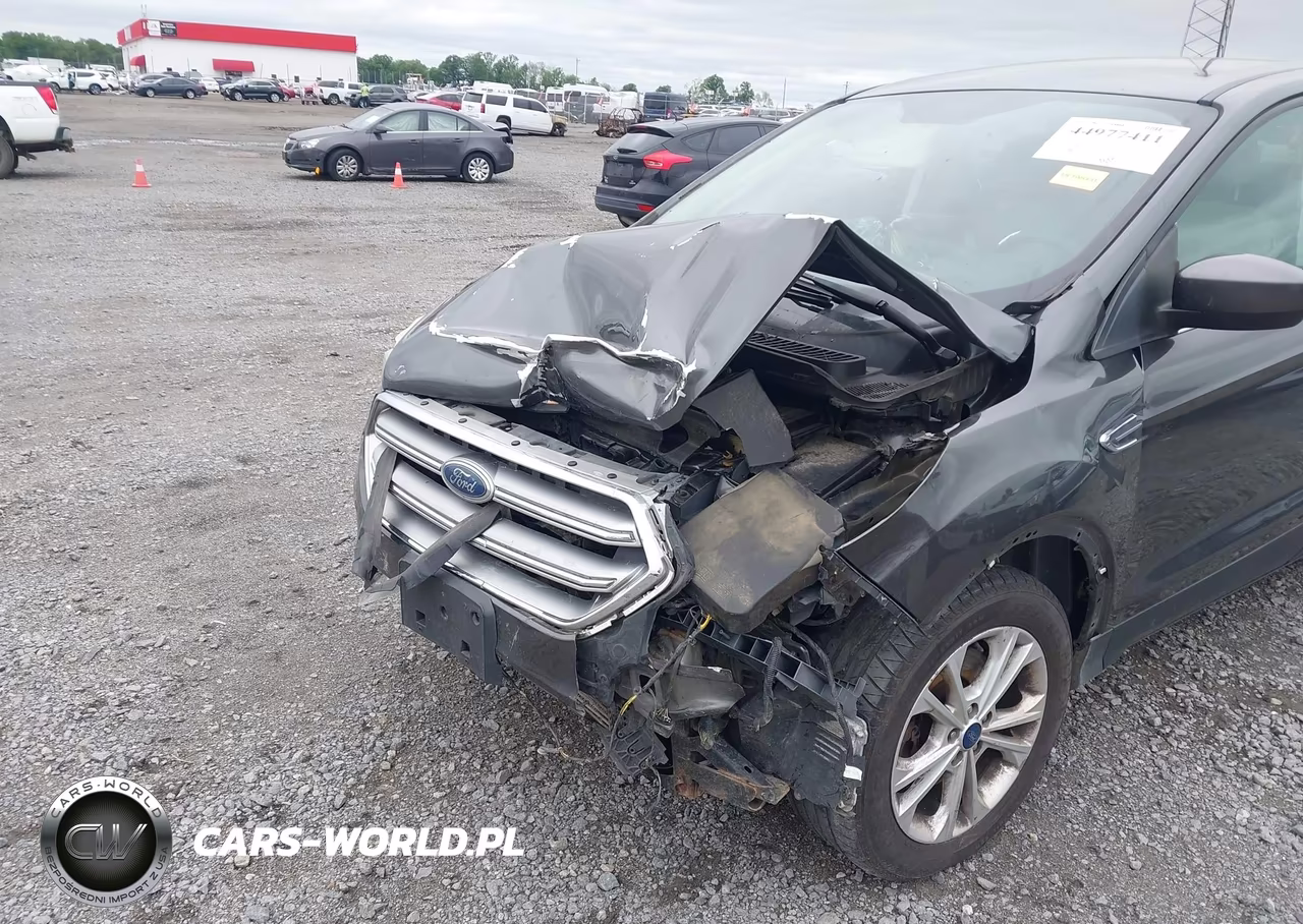 2017 Ford Escape Se VIN:1FMCU9G9XHUD45675 - 6
