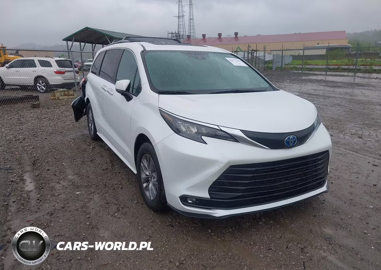 2025 Toyota Sienna Xle