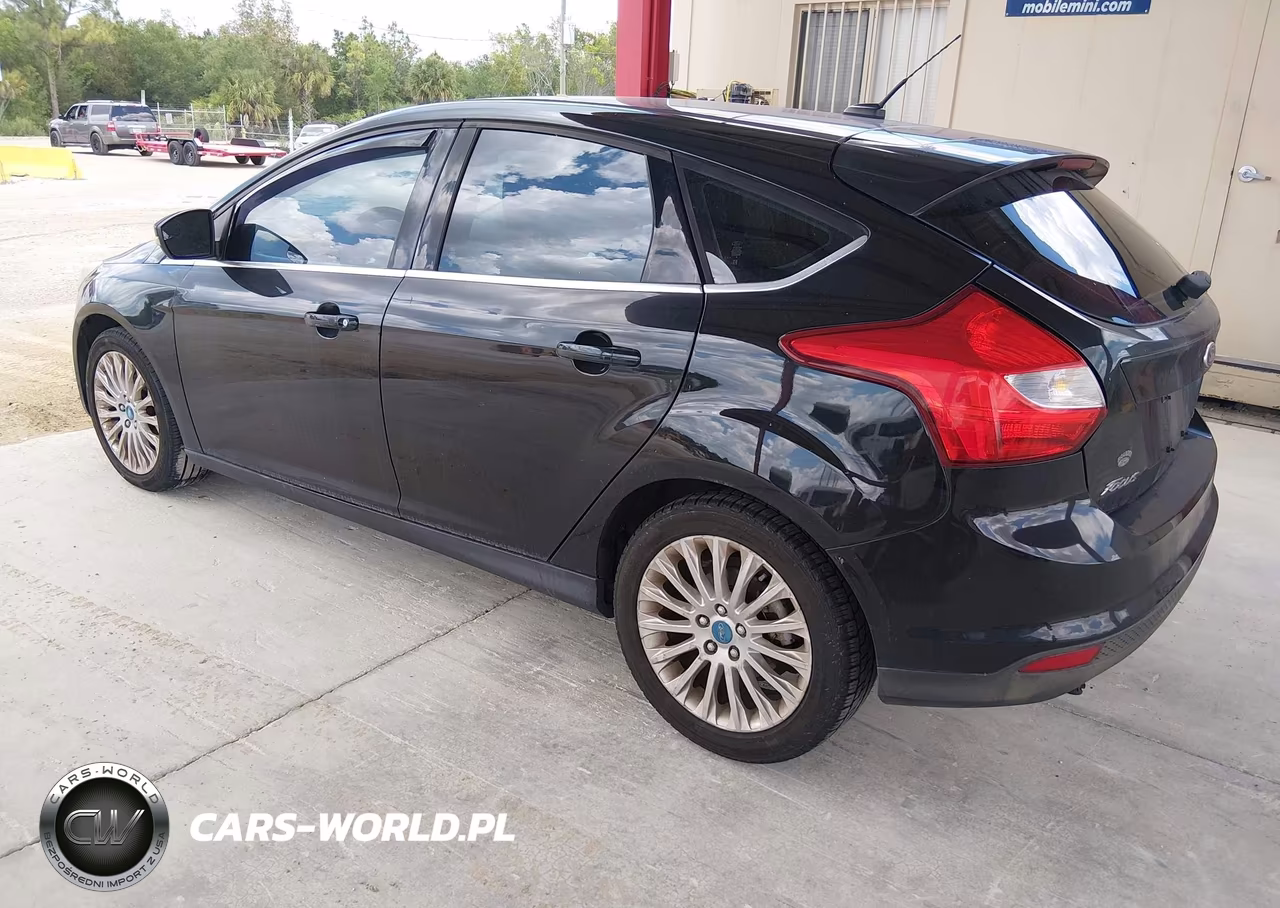 2012 Ford Focus Titanium VIN:1FAHP3N20CL293109 - 3