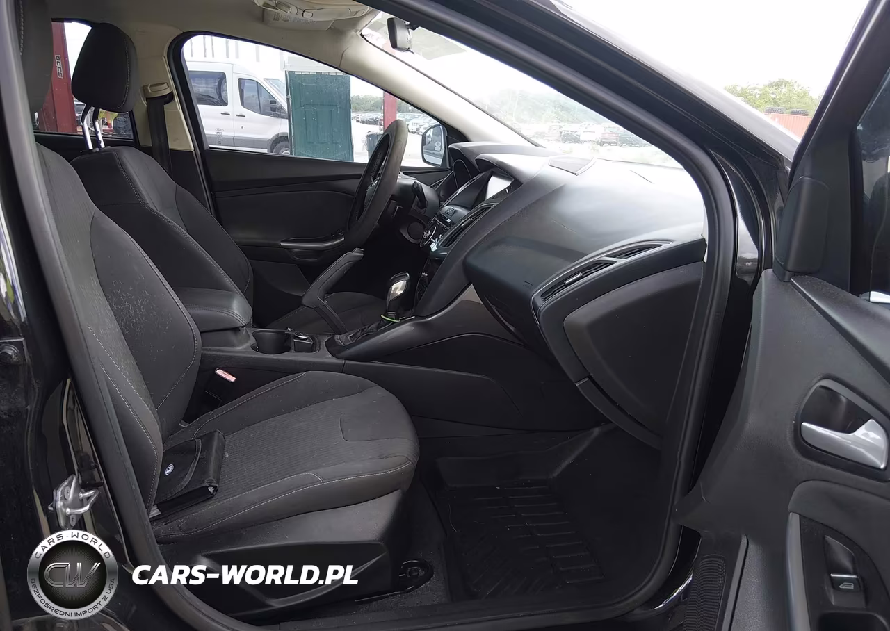 2012 Ford Focus Titanium VIN:1FAHP3N20CL293109 - 5