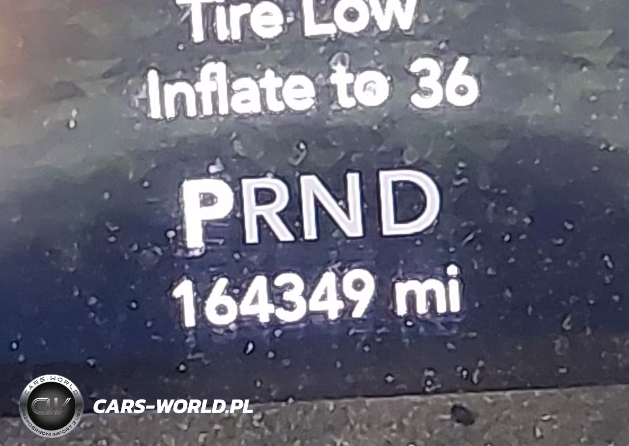 2019 Jeep Wrangler Unlimited Sahara 4X4 VIN:1C4HJXEN2KW506538 - 15