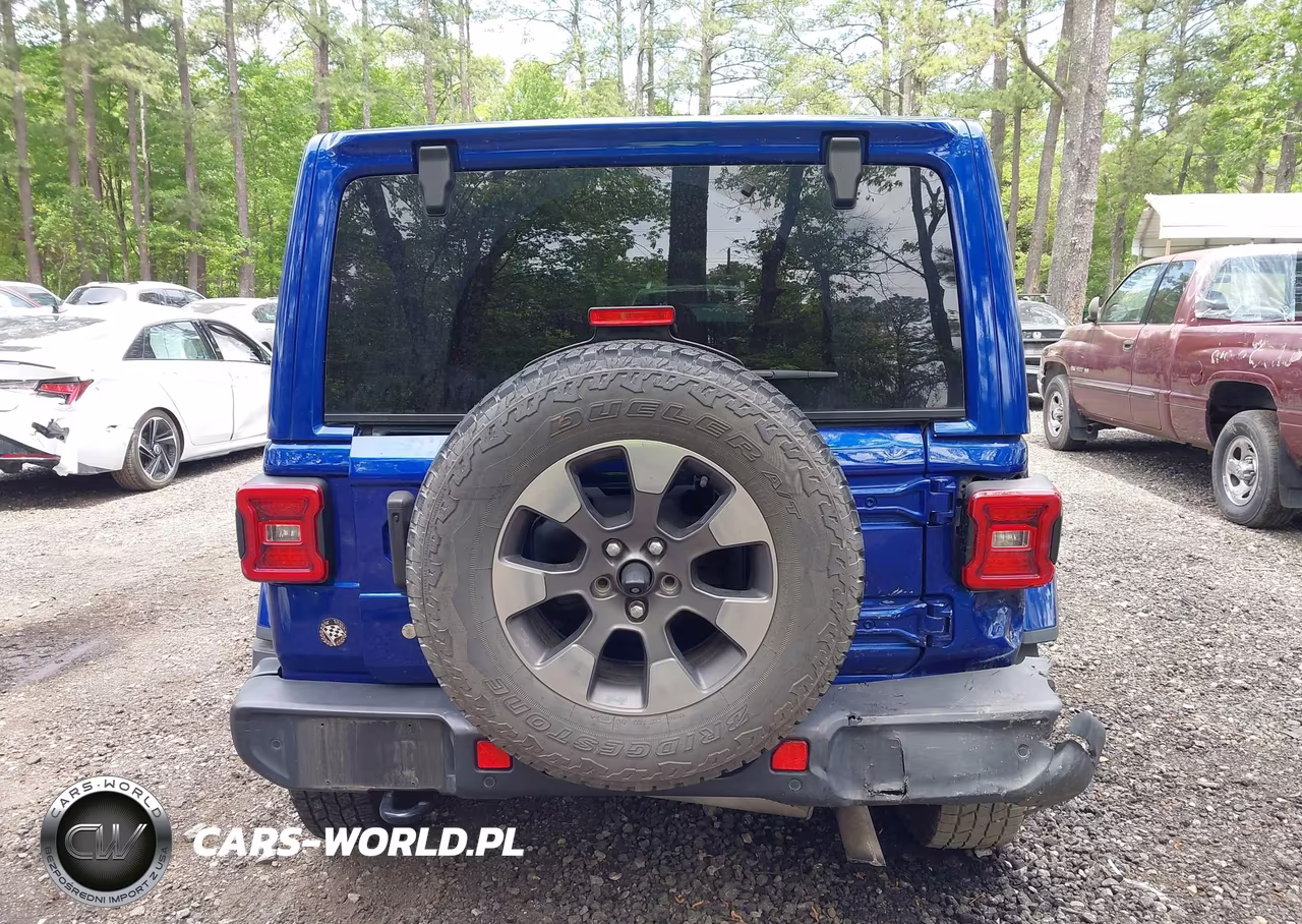 2019 Jeep Wrangler Unlimited Sahara 4X4 VIN:1C4HJXEN2KW506538 - 16