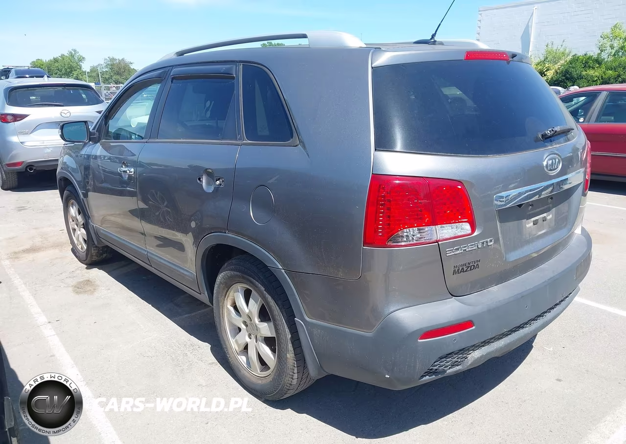 2012 Kia Sorento Lx VIN:5XYKT3A61CG192757 - 3