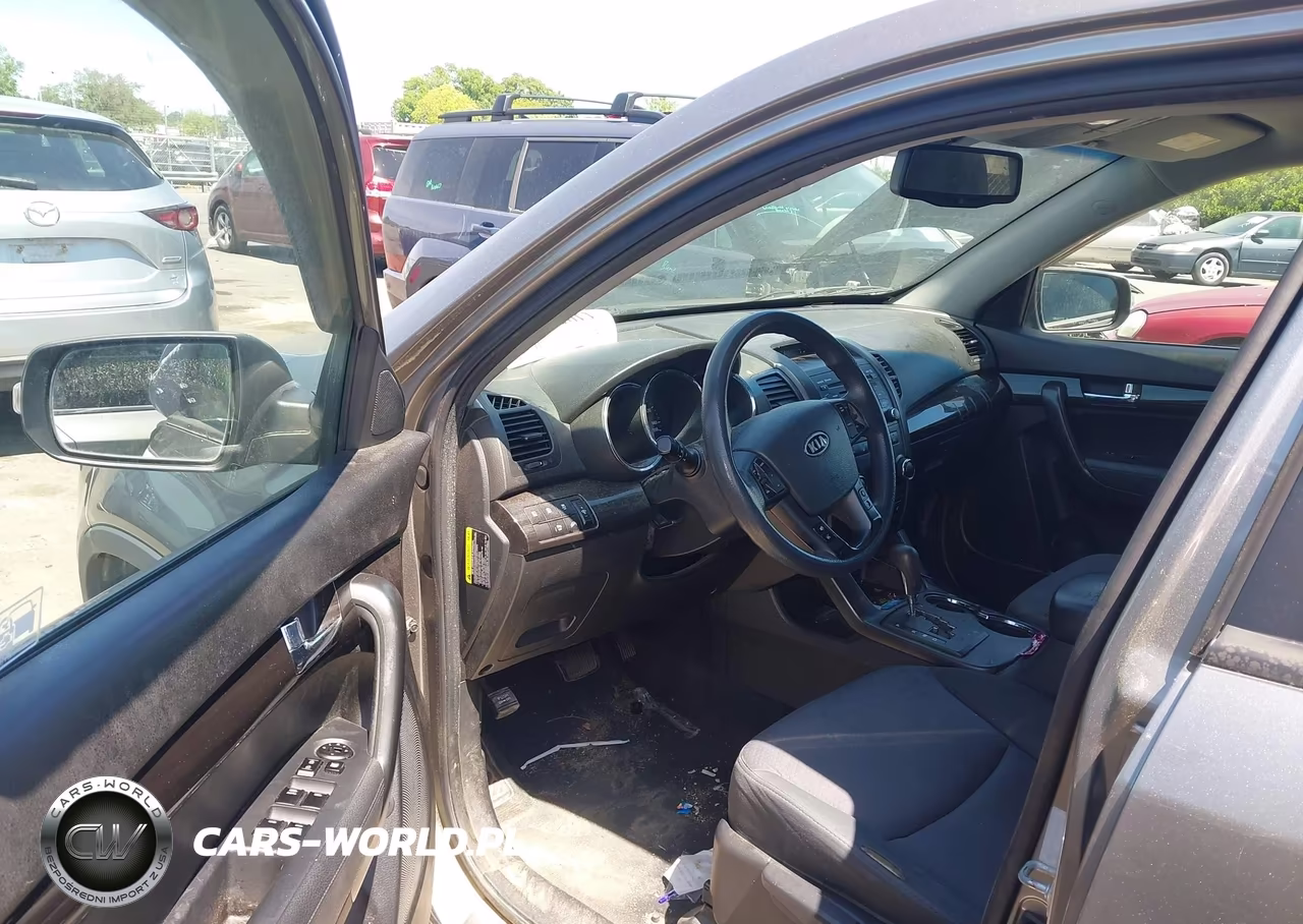 2012 Kia Sorento Lx VIN:5XYKT3A61CG192757 - 5