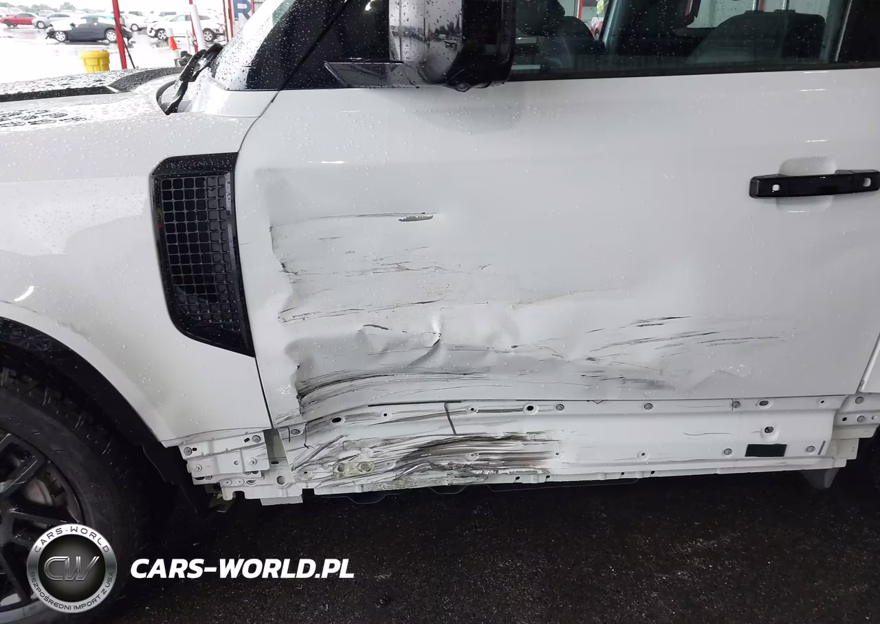 2023 Land Rover Defender 90 X-Dynamic Se VIN:SALE26EU0P2129135 - 6