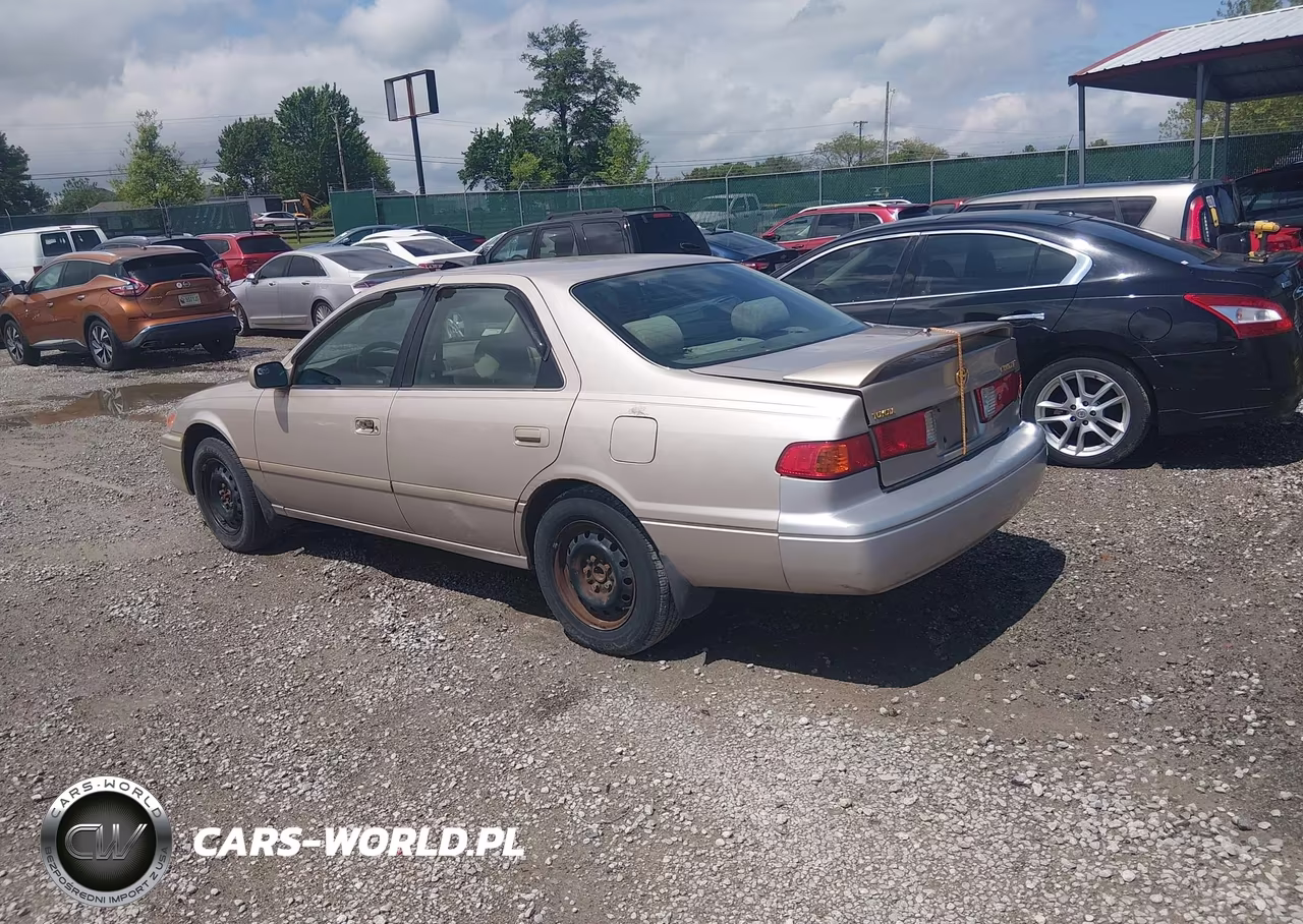 2000 Toyota Camry Le VIN:4T1BG22K1YU700964 - 3