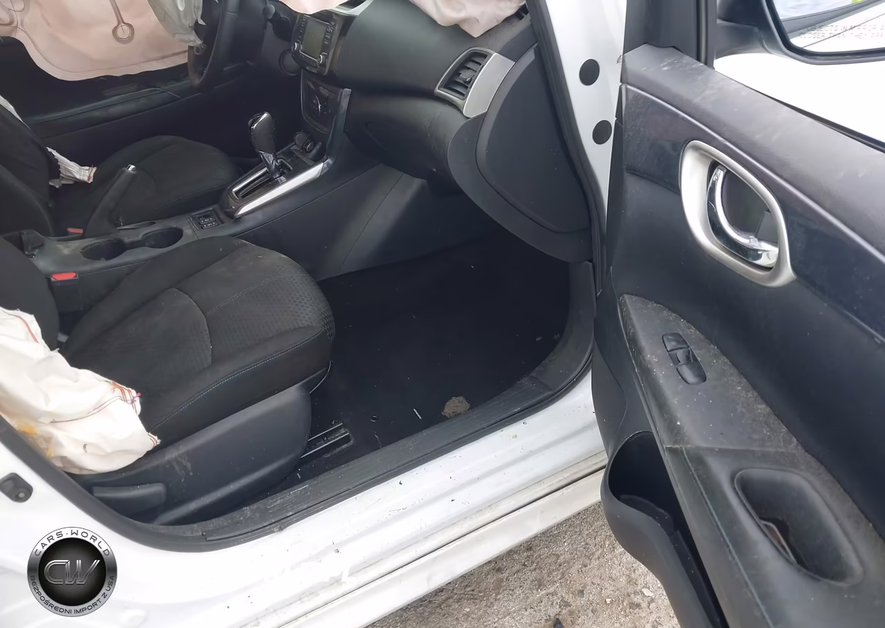 2018 Nissan Sentra Sr VIN:3N1AB7APXJY266204 - 5