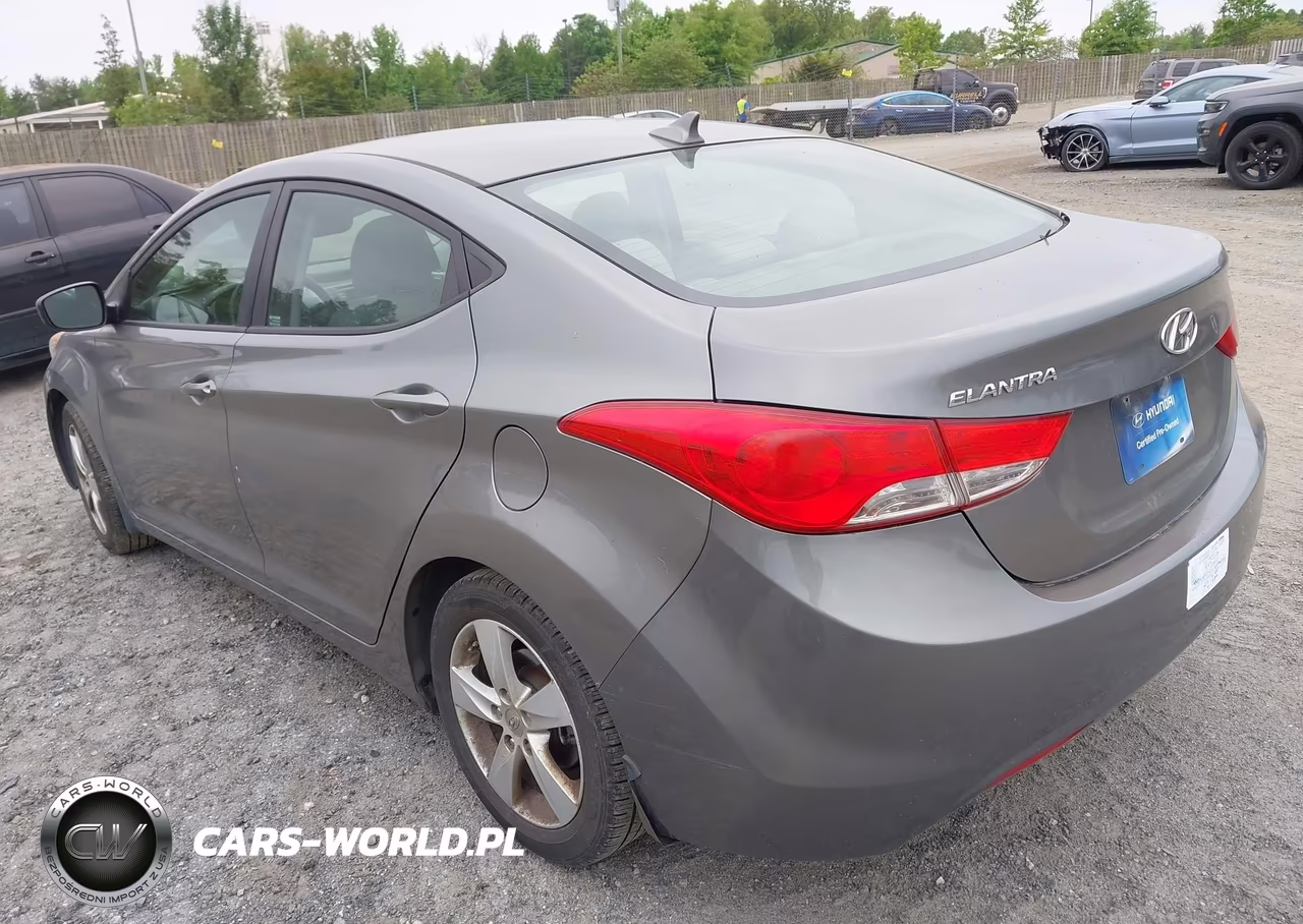 2013 Hyundai Elantra Gls VIN:5NPDH4AE5DH236437 - 3