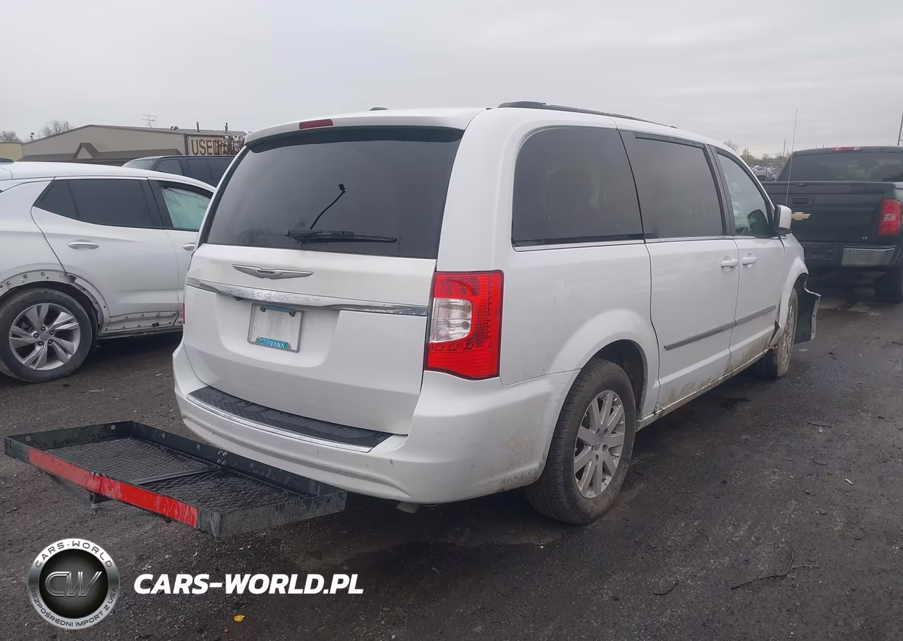 2015 Chrysler Town & Country Touring VIN:2C4RC1BG1FR564995 - 4