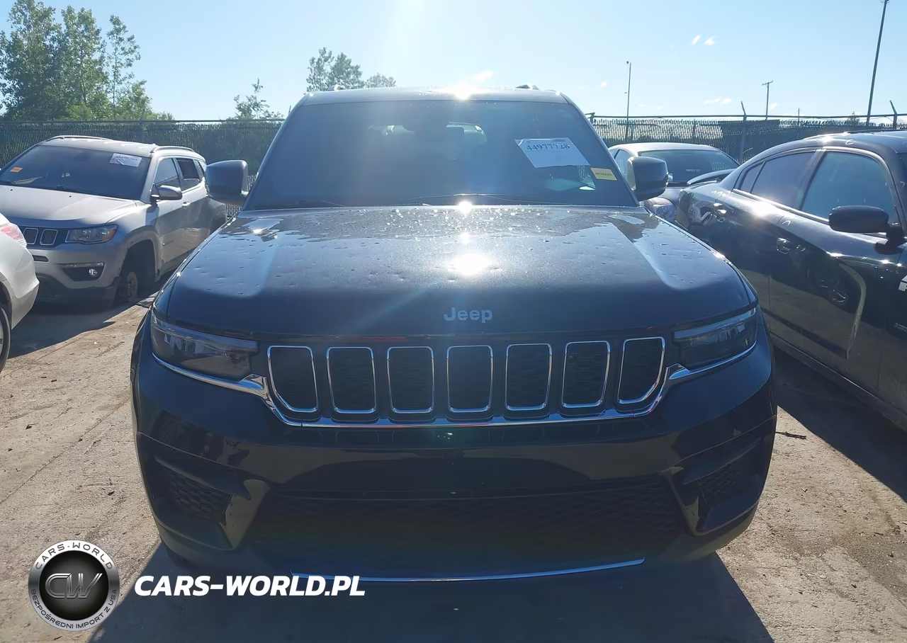 2025 Jeep Grand Cherokee Laredo X 4X4 VIN:1C4RJHAG8SC333269 - 12
