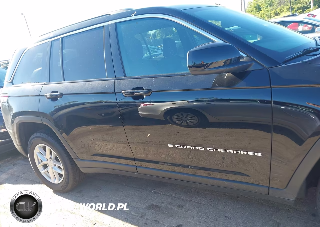 2025 Jeep Grand Cherokee Laredo X 4X4 VIN:1C4RJHAG8SC333269 - 13