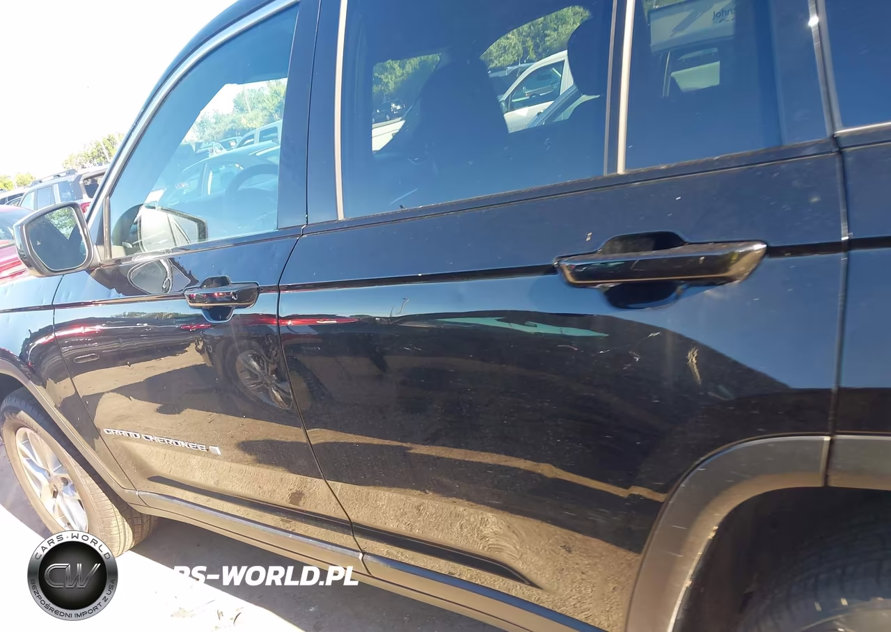 2025 Jeep Grand Cherokee Laredo X 4X4 VIN:1C4RJHAG8SC333269 - 14