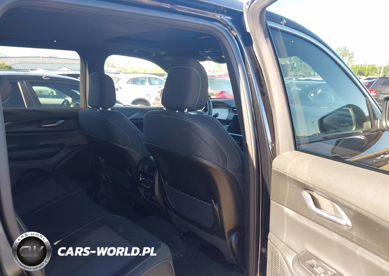 2025 Jeep Grand Cherokee Laredo X 4X4 VIN:1C4RJHAG8SC333269 - 8