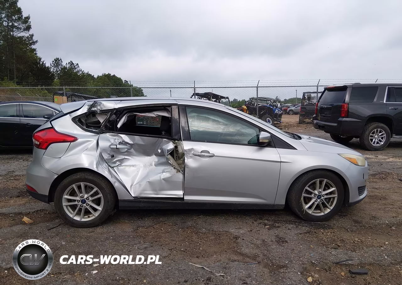 2017 Ford Focus Se VIN:1FADP3K29HL225191 - 14