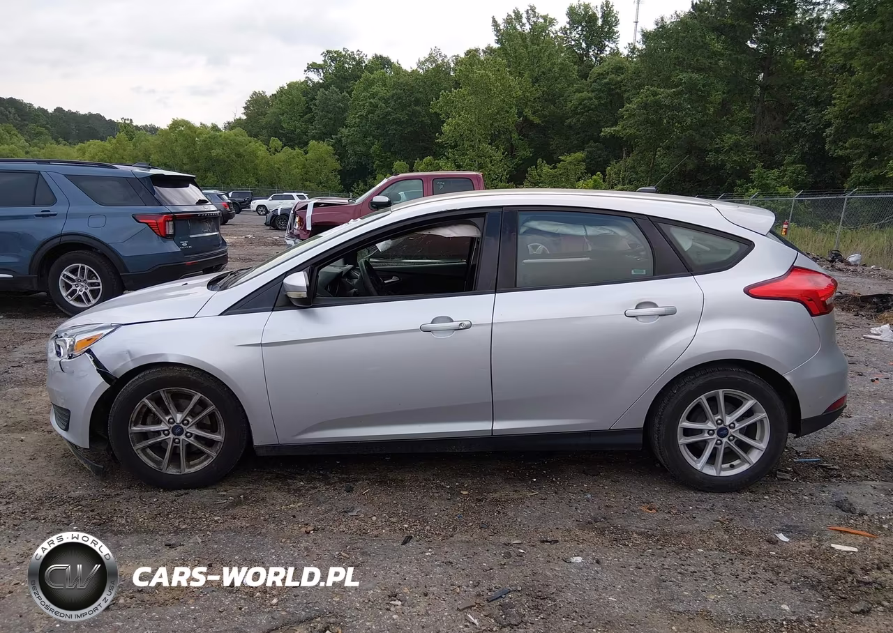 2017 Ford Focus Se VIN:1FADP3K29HL225191 - 15