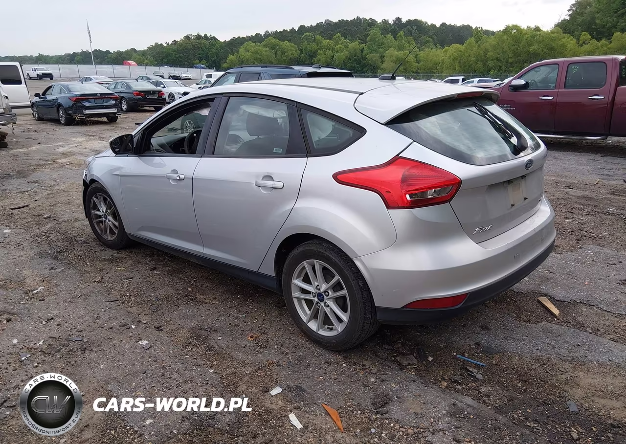 2017 Ford Focus Se VIN:1FADP3K29HL225191 - 3